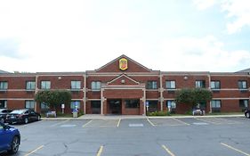 Super 8 By Wyndham Elgin